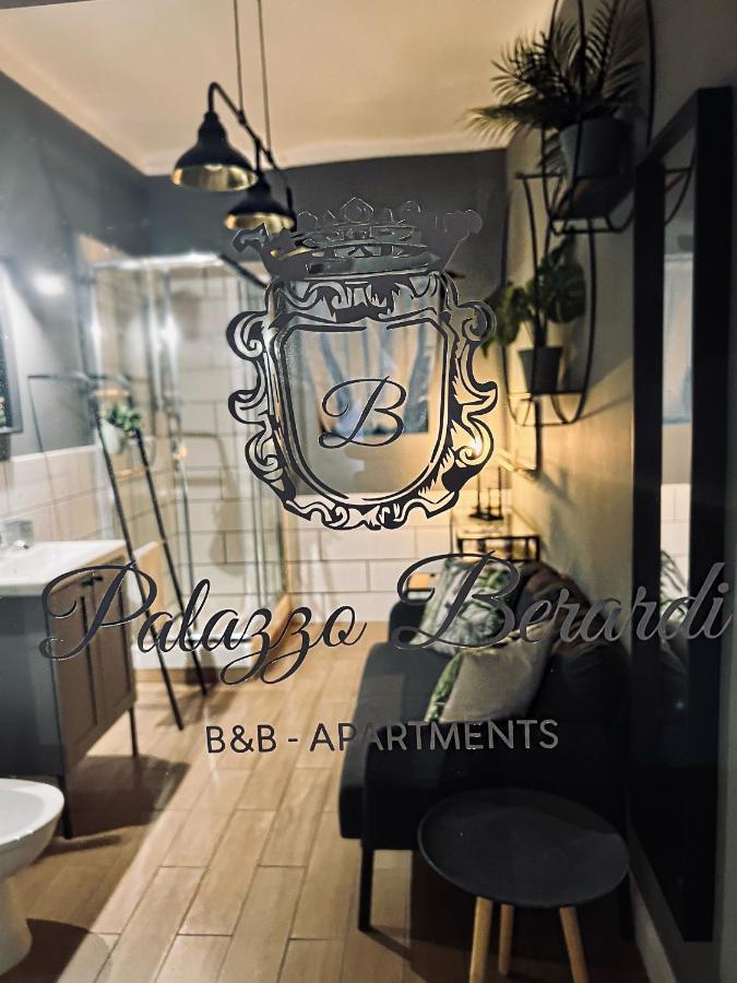 Palazzo Berardi Bed & Breakfast Taranto Exterior photo