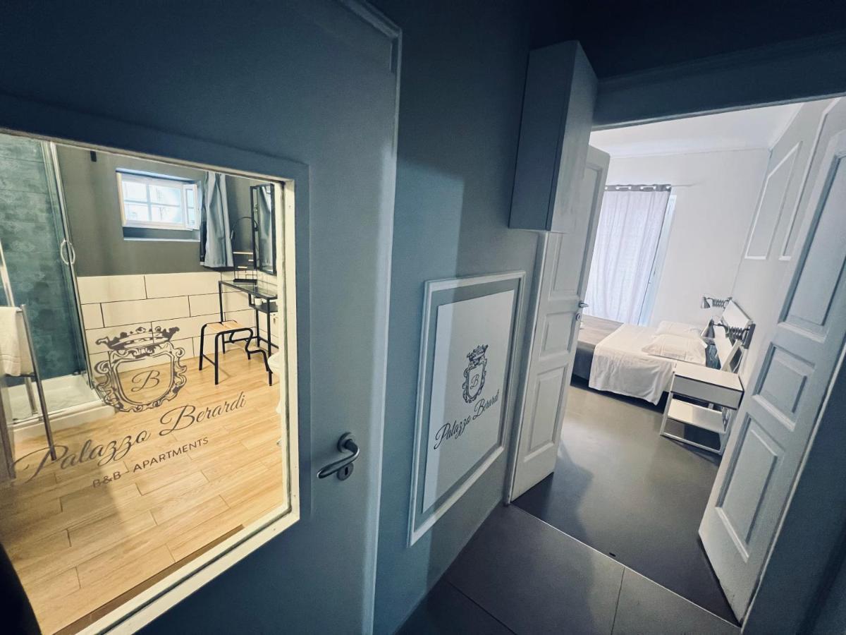 Palazzo Berardi Bed & Breakfast Taranto Exterior photo
