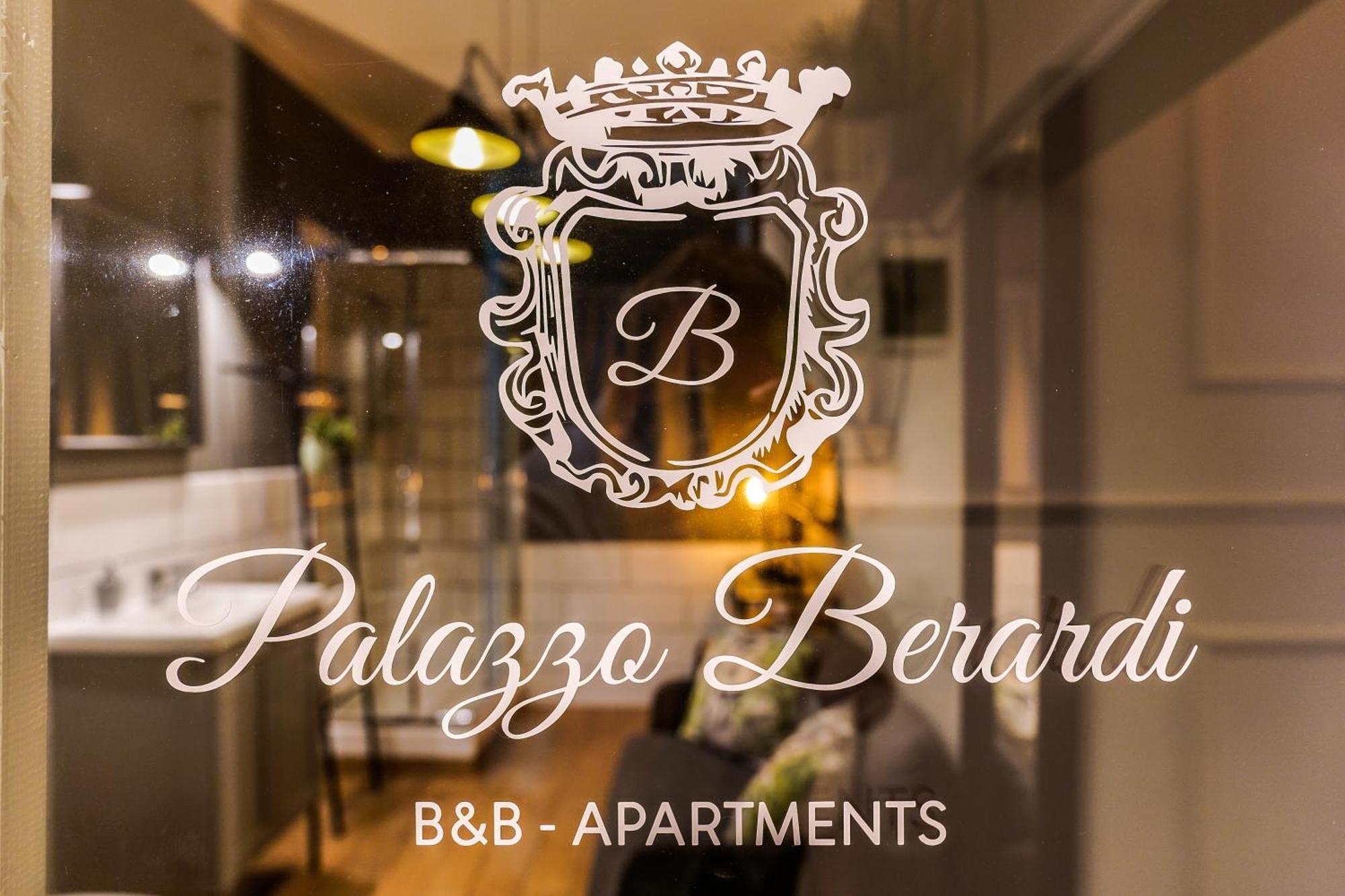 Palazzo Berardi Bed & Breakfast Taranto Exterior photo